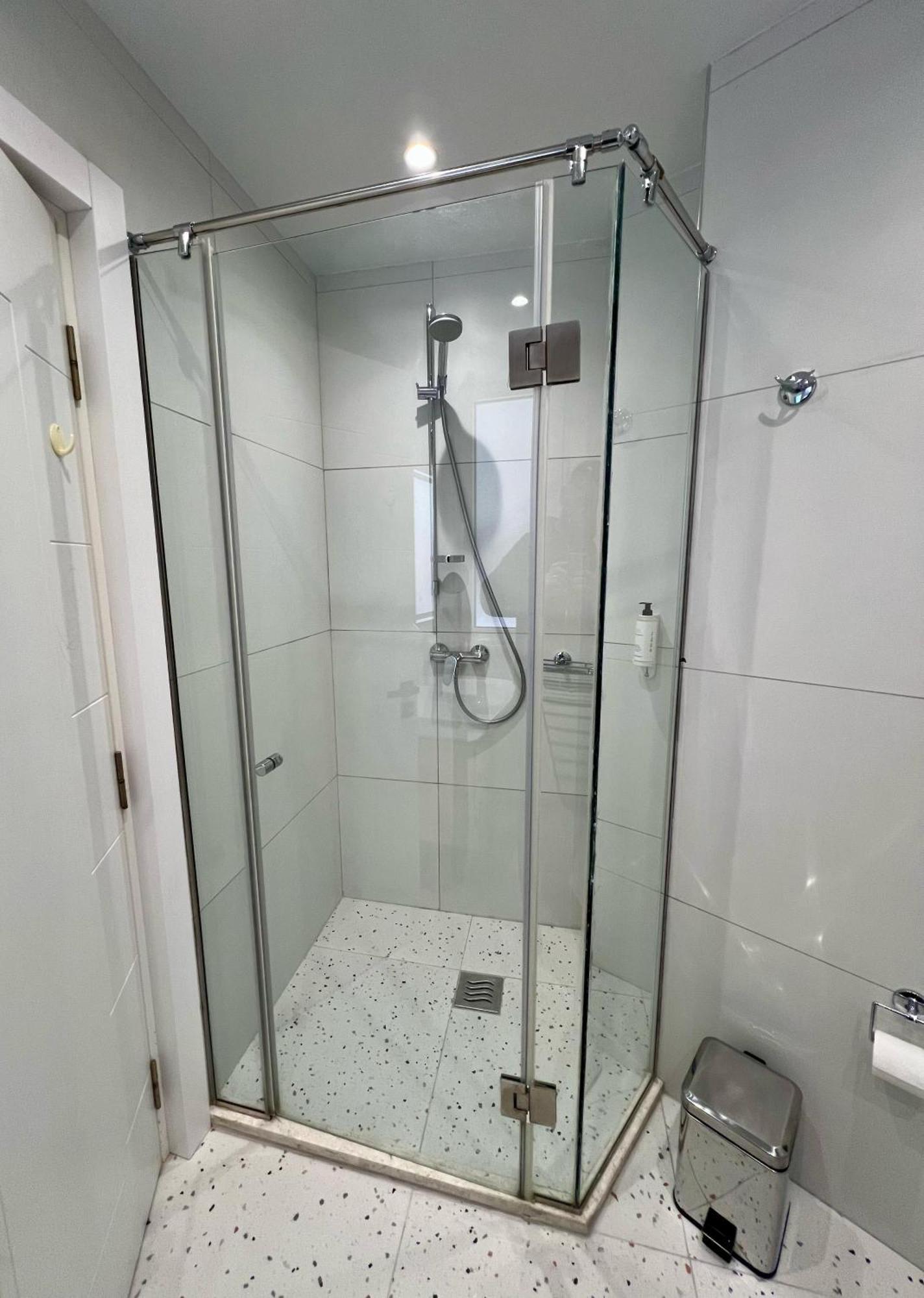 Appartement Metropolitan Charm: Cozy 1br In 7min To Skanderbeg