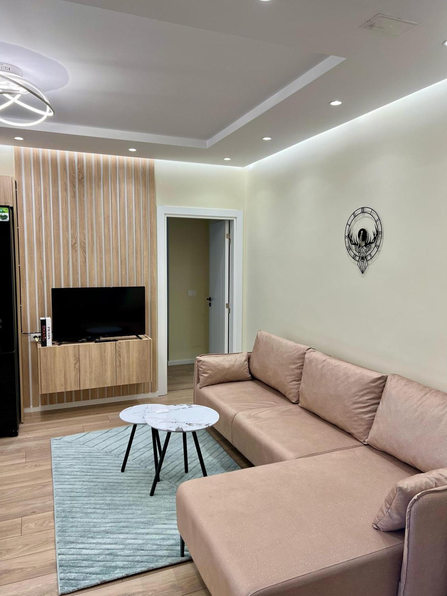 Apartament Metropolitan Charm: Cozy 1br In 7min To Skanderbeg Tirana